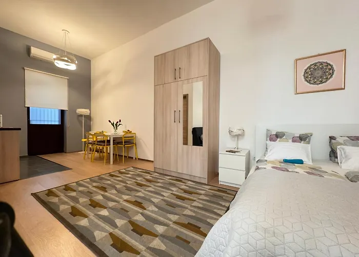 Gracia Apartment House